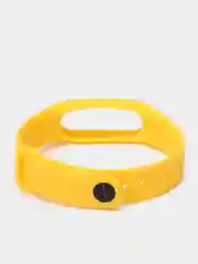 Желтый силиконовый ремешок на Xiaomi Mi Band 2