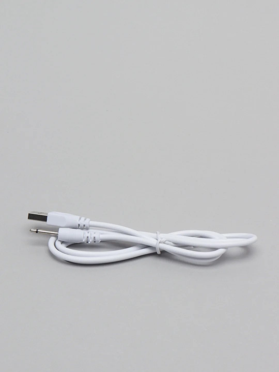 Белый кабель USB - 2,5 jack, для секс игрушек и вибраторов