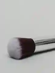Серебряный кисть для макияжа лица