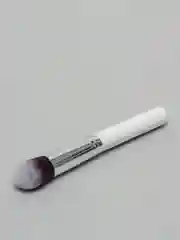 Белый кисть для макияжа лица