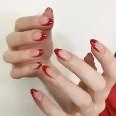 Красный накладные ногти с дизайном
