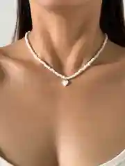 Чокер из бисера с сердечком