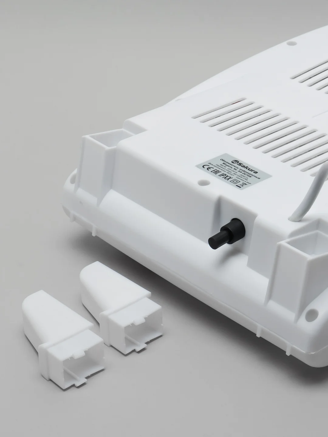 Белый обогреватель инфракрасный Sakura SA-0670W, 900 Вт