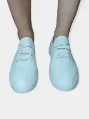 Женские кроссовки