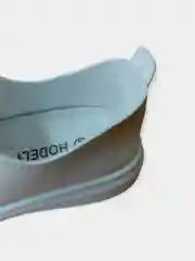 Женские кроссовки