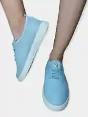 Кроссовки женские