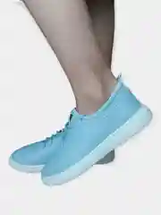 Кроссовки женские