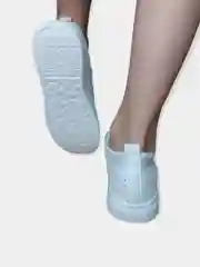 Кроссовки женские