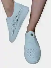 Кроссовки женские