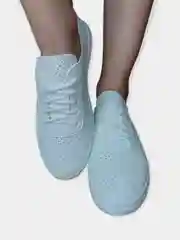 Кроссовки женские