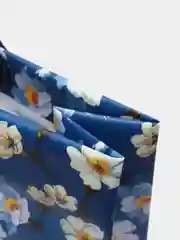 Синий подарочный пакет пластик 30*30*10см