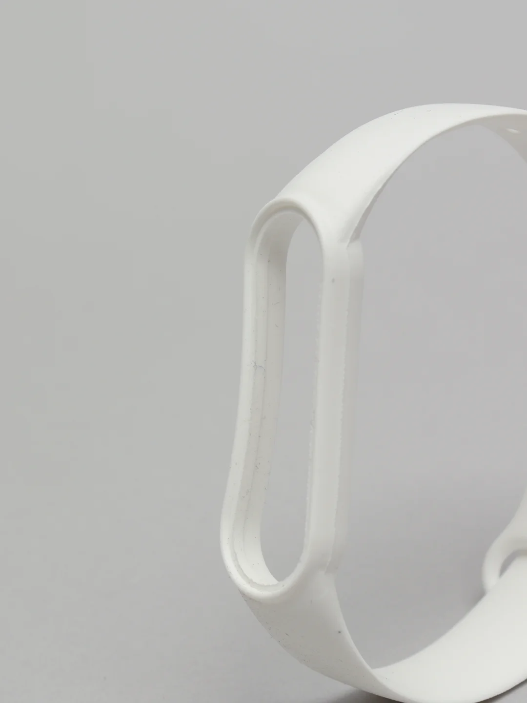 Белый ремешок для фитнес браслета Xiaomi Mi Band 5
