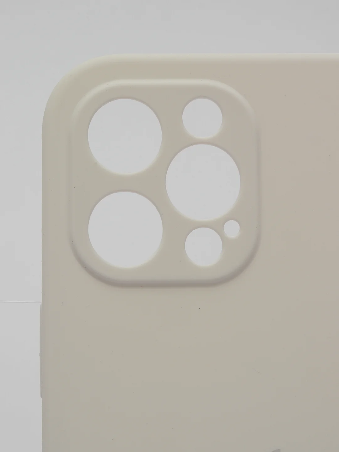 Белый силиконовый чехол iPhone 12 Pro Max, Silicone Case, с закрытым низом и защитой камеры