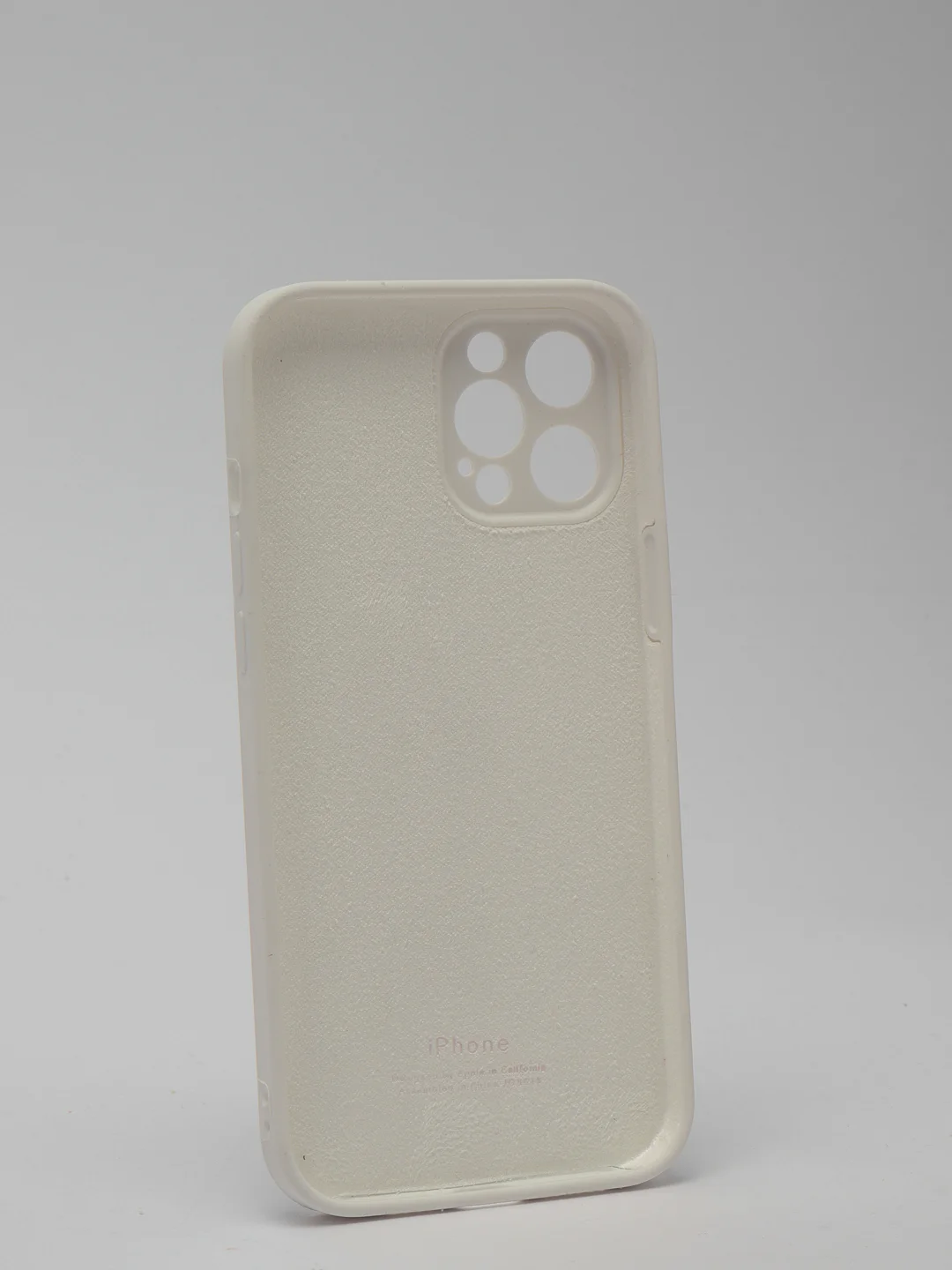 Белый силиконовый чехол iPhone 12 Pro Max, Silicone Case, с закрытым низом и защитой камеры