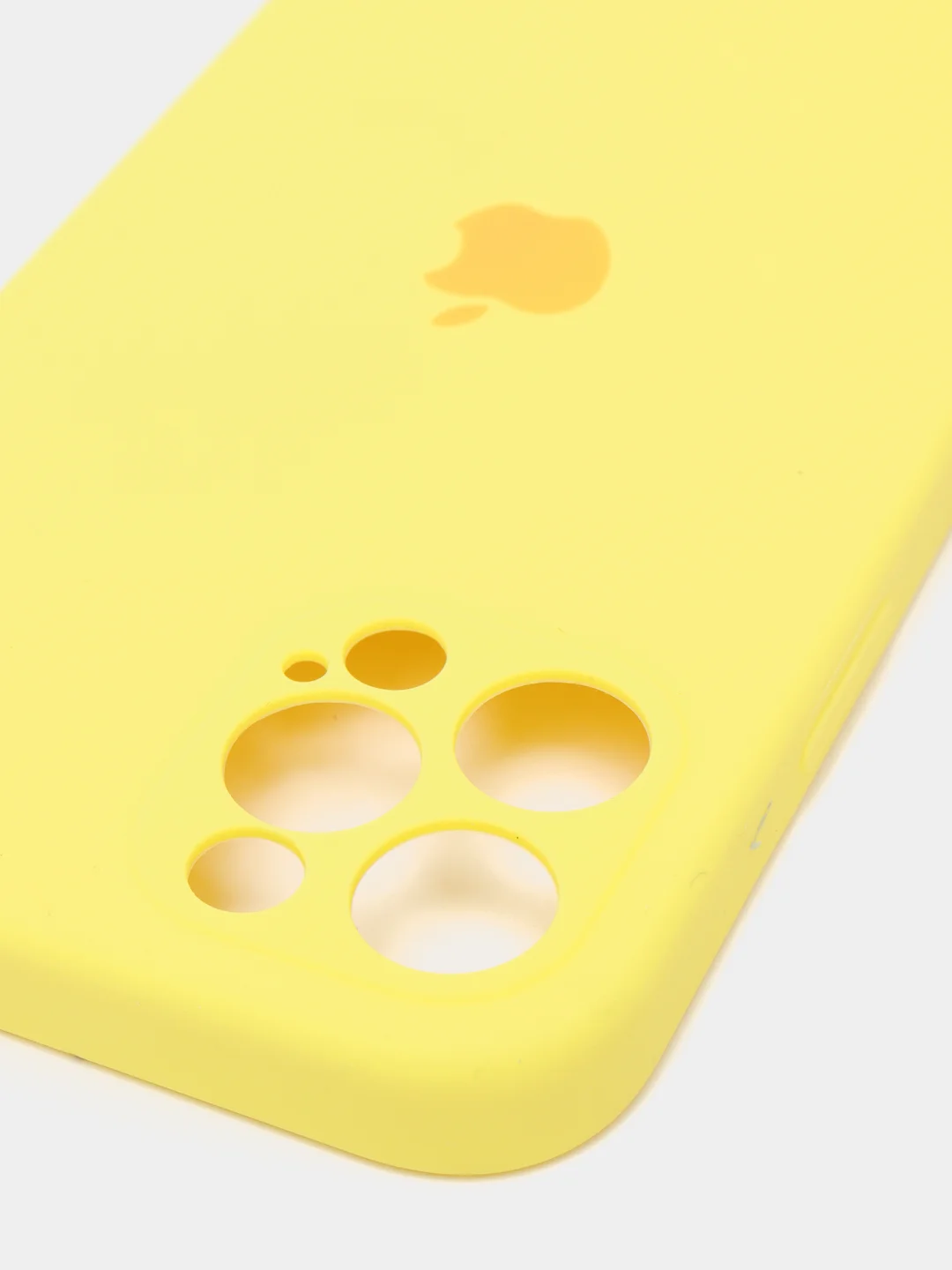 Желтый силиконовый чехол iPhone 12 Pro, Silicone Case, с закрытым низом и защитой камеры
