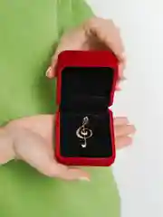 Брошь "Скрипичный ключ", в коробке, цвет золото