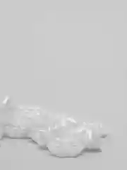 Белый полубусины фигурные Лотос