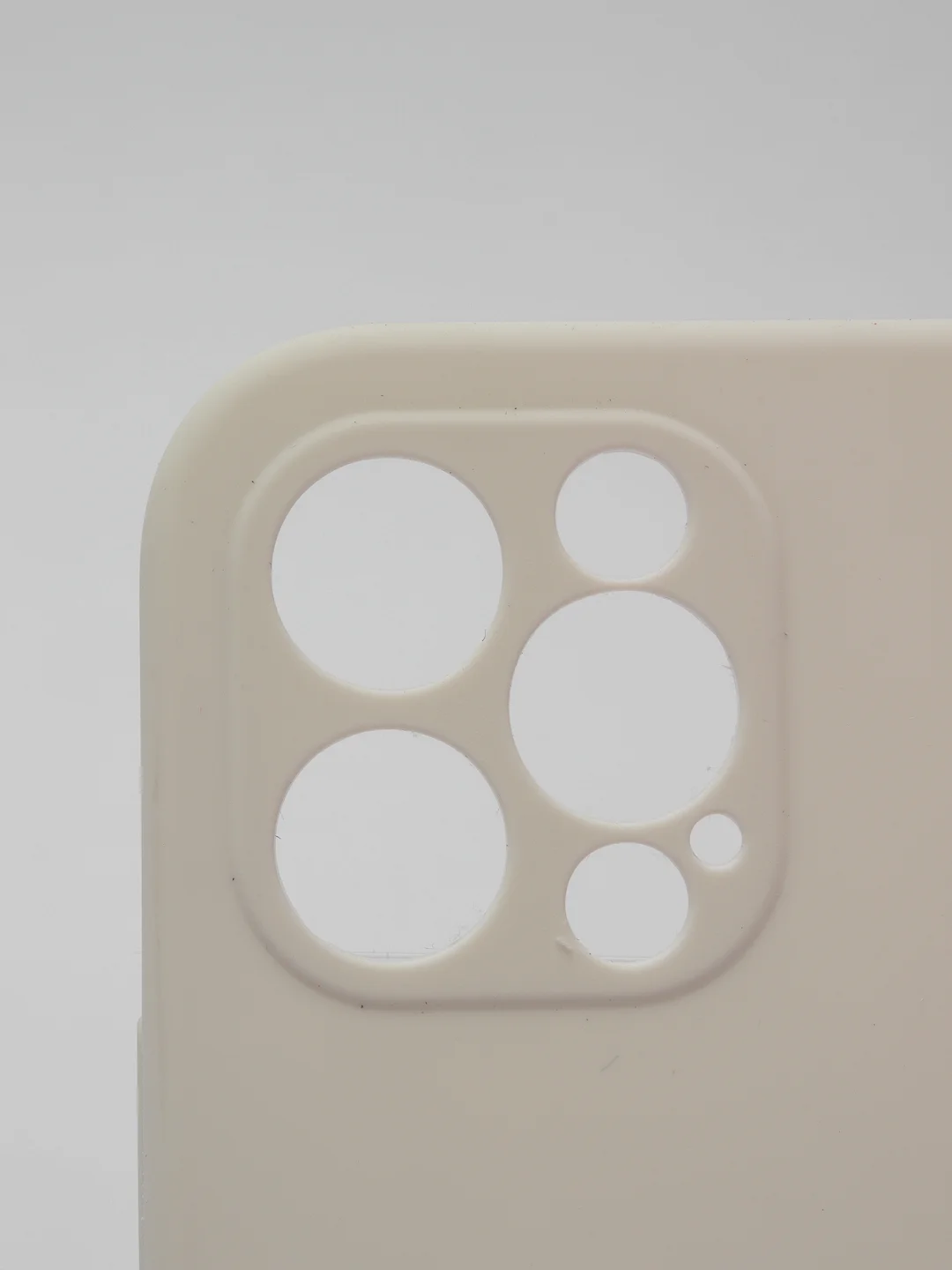 Белый силиконовый чехол iPhone 12 Pro, Silicone Case, с закрытым низом и защитой камеры
