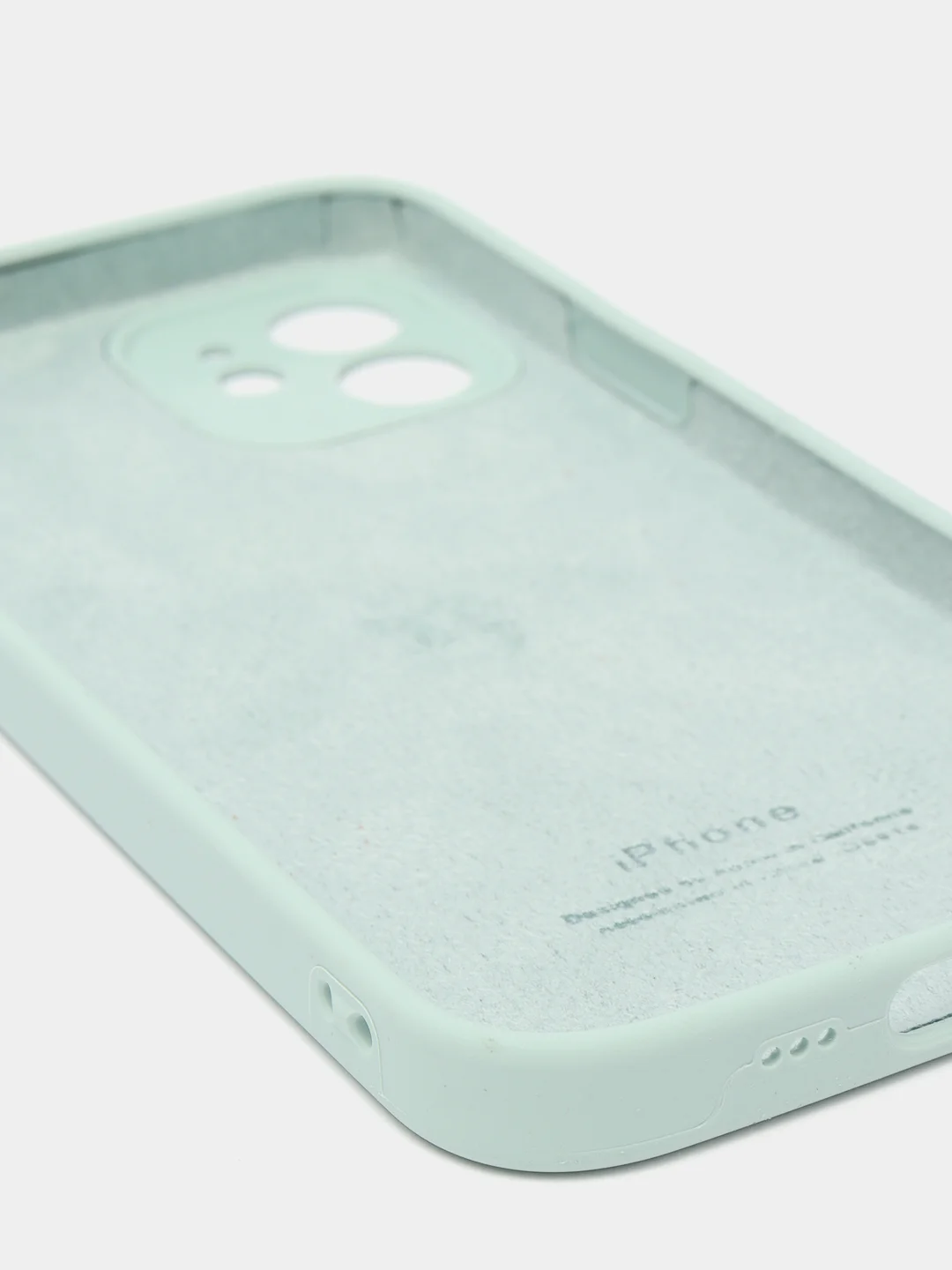Белый силиконовый чехол iPhone 12, Silicone Case, с закрытым низом и защитой камеры