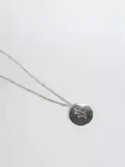Серебряный цепочка на шею с подвеской (кулоном) с изображением цветов