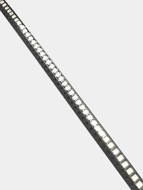 100 штук Светодиод SMD 1206 белый 2.8V 550MCD