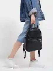 Бордовый рюкзак черный кожанный