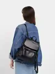 Горчичный рюкзак черный кожанный