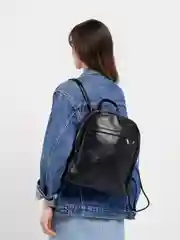 Желтый рюкзак черный кожанный