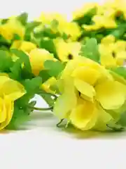Искусственная лиана на цепочке, с цветами