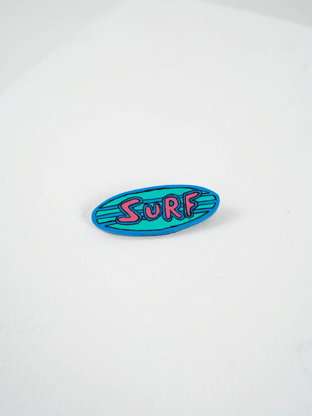 Деревянный значок "Surf" ручной работы