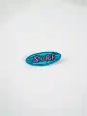 Деревянный значок "Surf" ручной работы