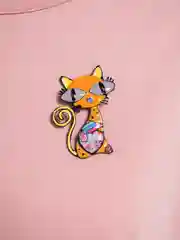 Желтый брошь "Кошка"
