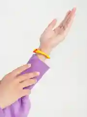 Желтый браслет-узелок тканевый