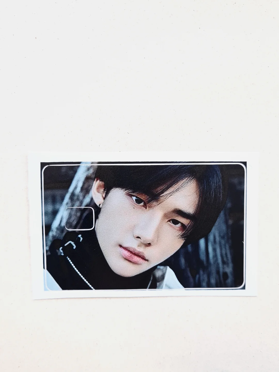 Аметистовый наклейка на банковскую карту stray kids