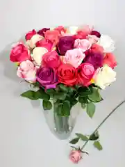 Искусственные розы, пионы и камелии