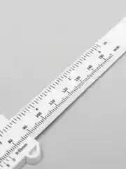 Белый штангенциркуль с двойной шкалой 0-150 мм, с нониусом