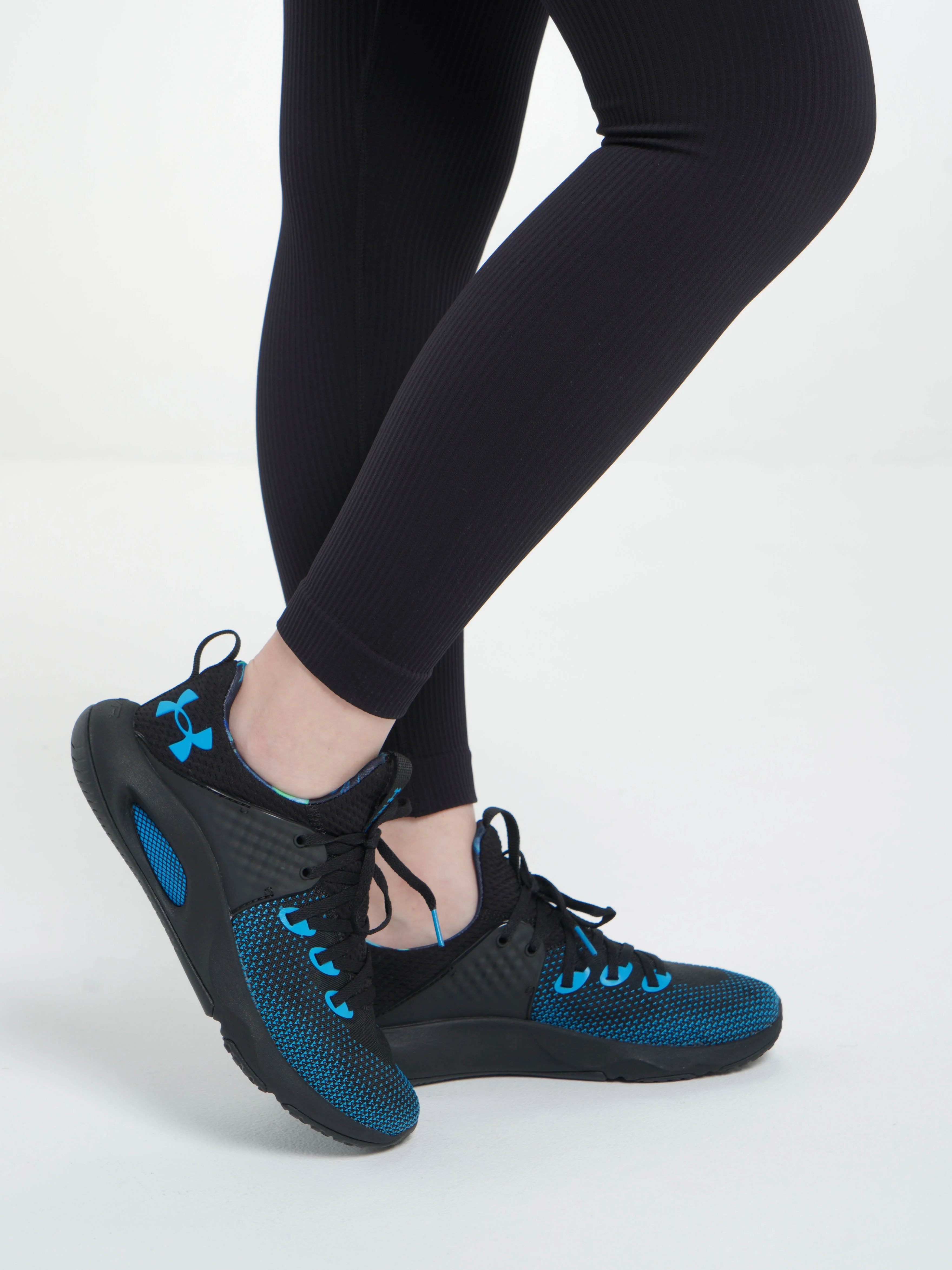 Кроссовки женские Under Armour W HOVR Rise 3 Novelty