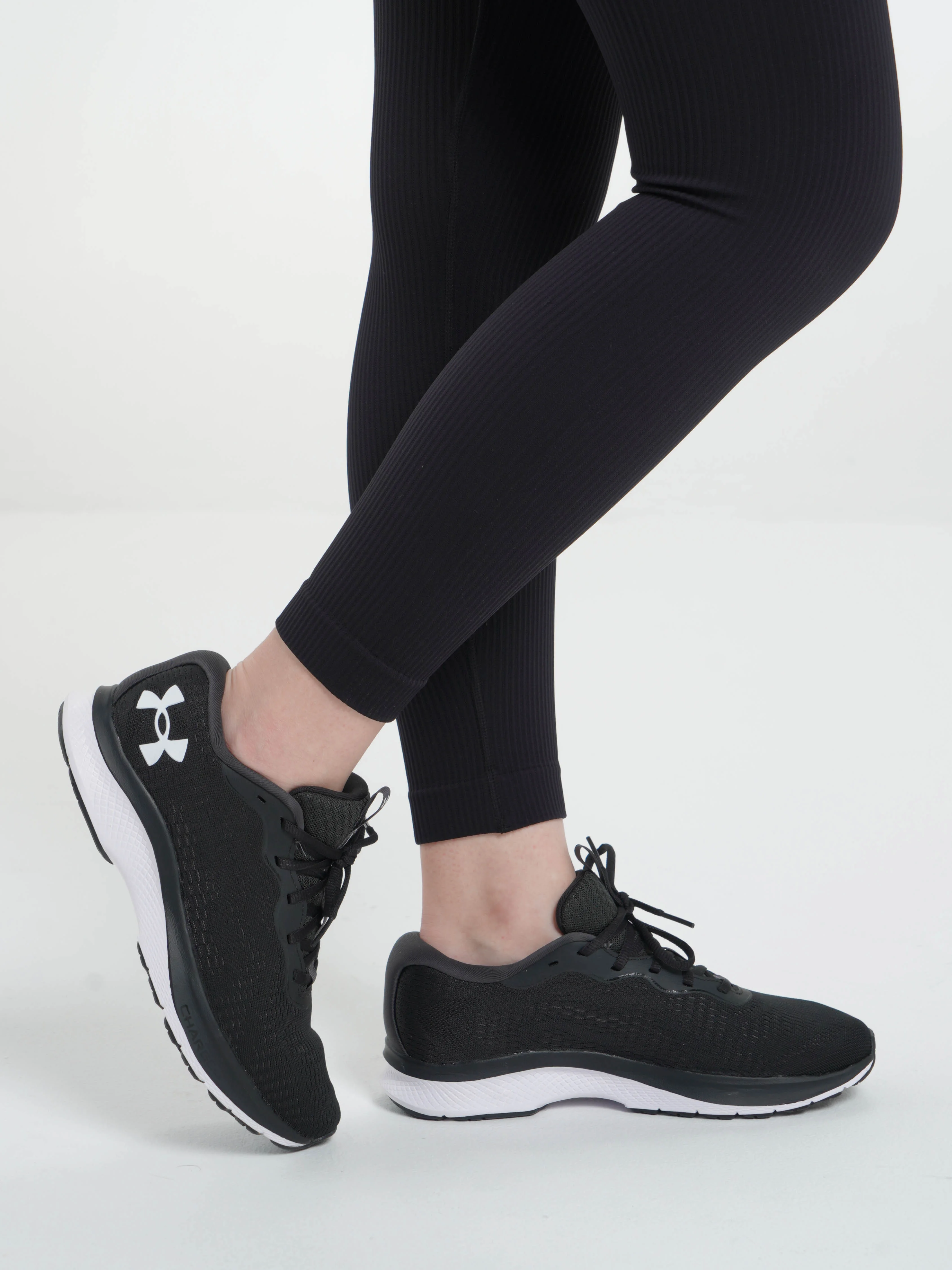 Кроссовки женские Under Armour W Charged Bandit 7
