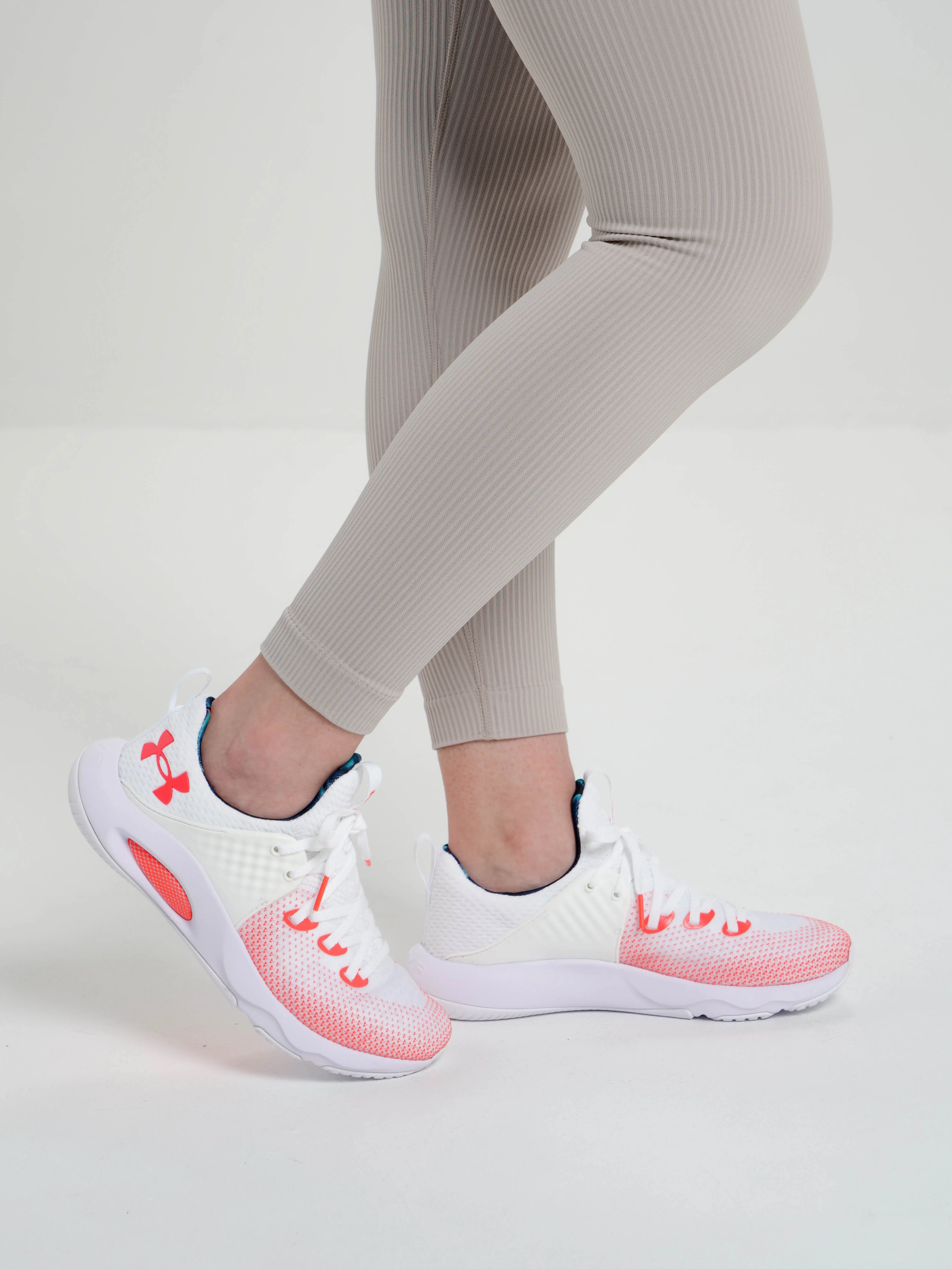 Кроссовки женские Under Armour W HOVR Rise 3 Novelty