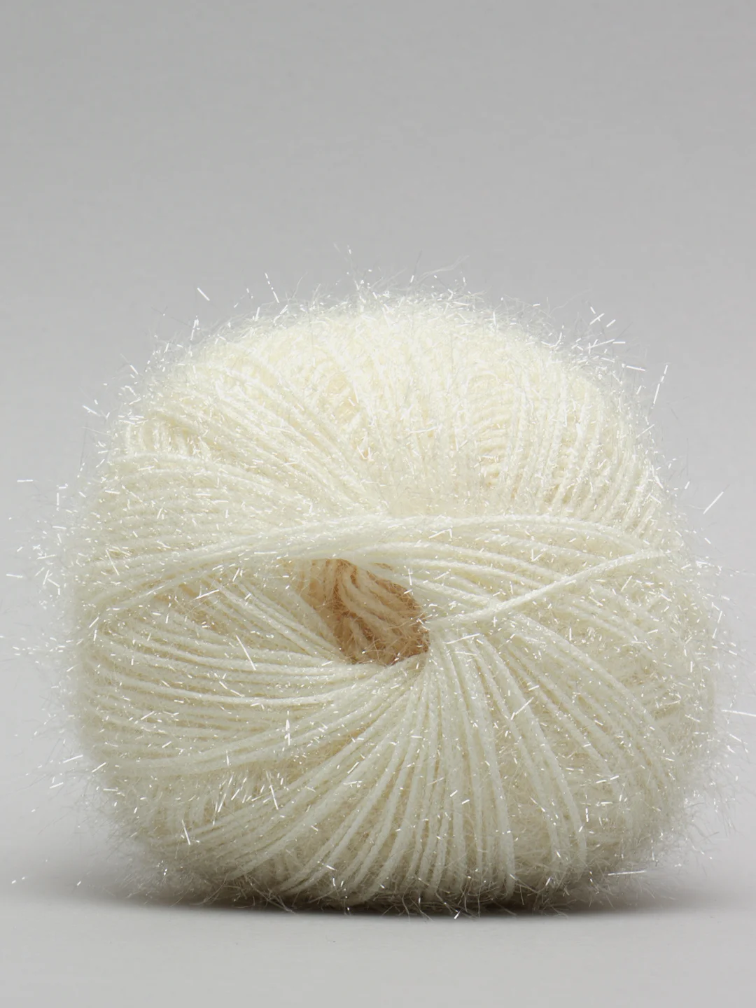 Молочный пряжа YarnArt "Christmas", Полиамид, 50 г, 142 м