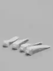 Белый зажим для проводов