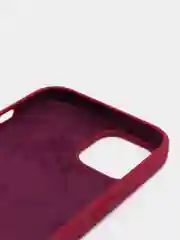 Багровый чехол Silicone Case для iPhone 13 с закрытым низом