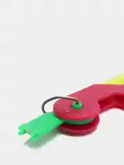 Красный ручной нитевдеватель для игл