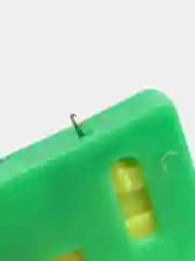 Зеленый ручной нитевдеватель для игл