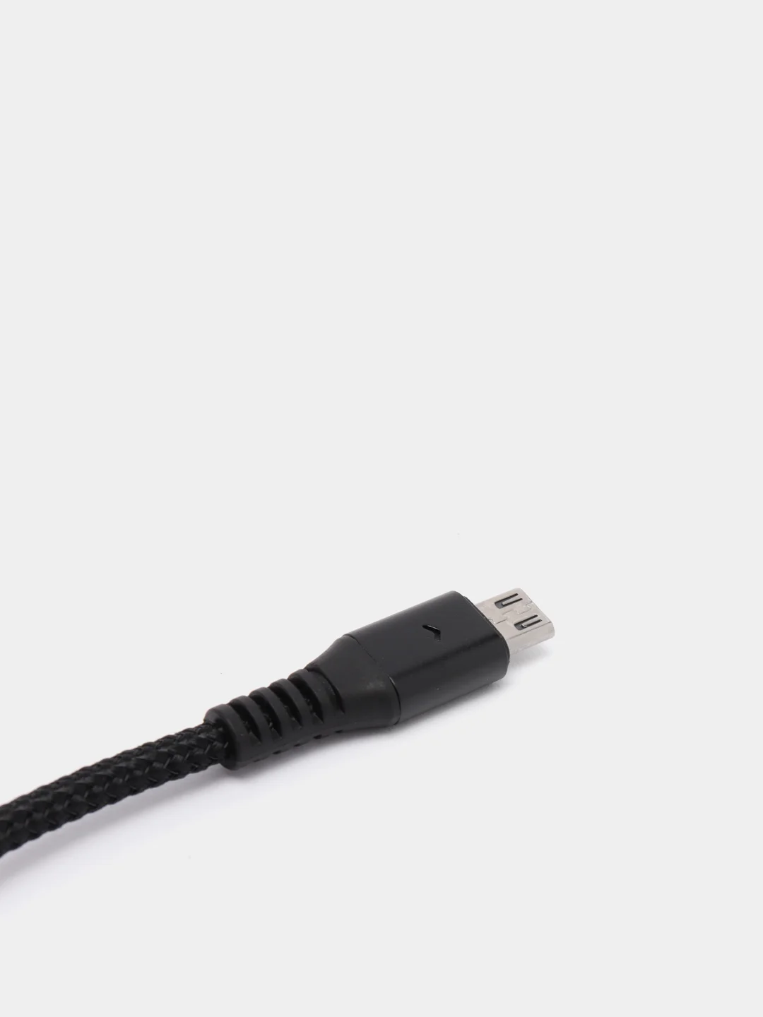 Черный кабель для зарядки телефона Micro-USB