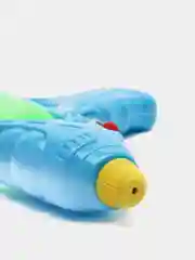 Голубой водный пистолет