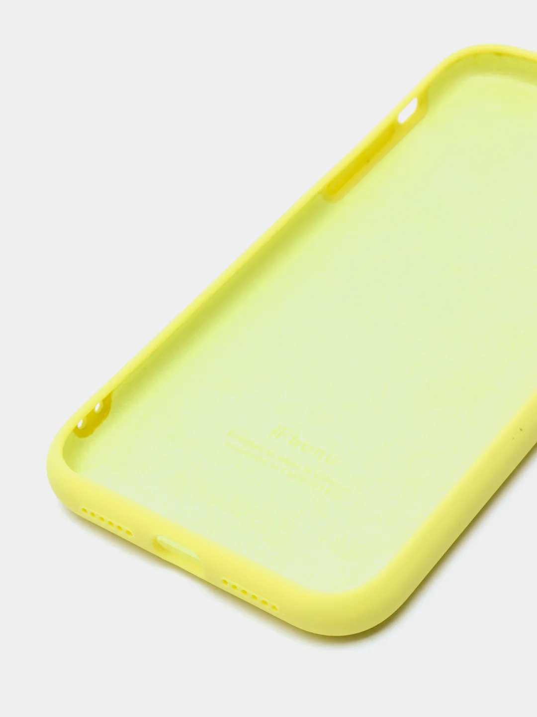 Желтый силиконовый чехол iPhone 11, Silicone Case, с закрытым низом и защитой камеры