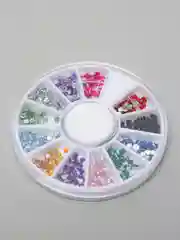 Цветные стразы для маникюра