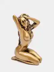 Фигура "Девушка на коленях" золото 10х6х15см
