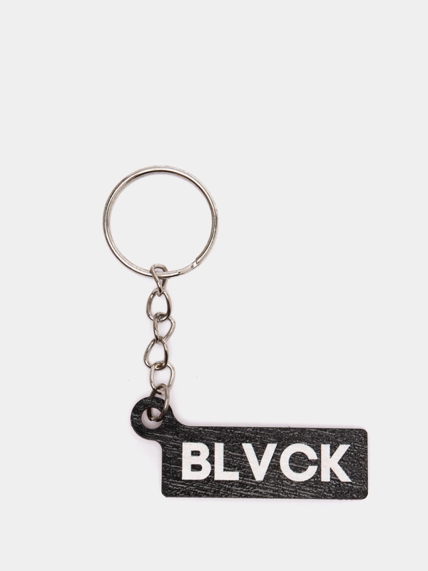 Брелок деревянный "BLVCK"